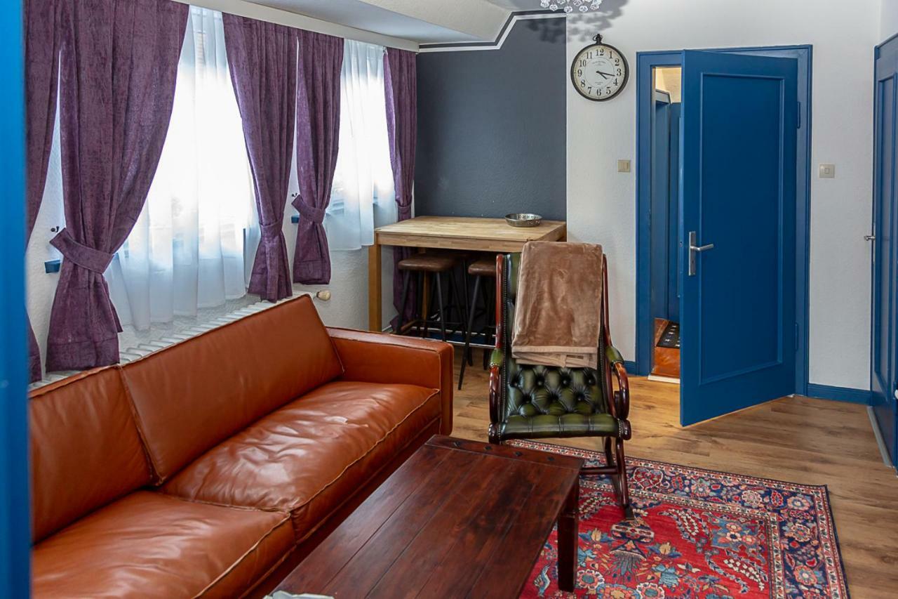 Altes Pastorat Am Husumer Hafen Apartment Husum  Exterior photo